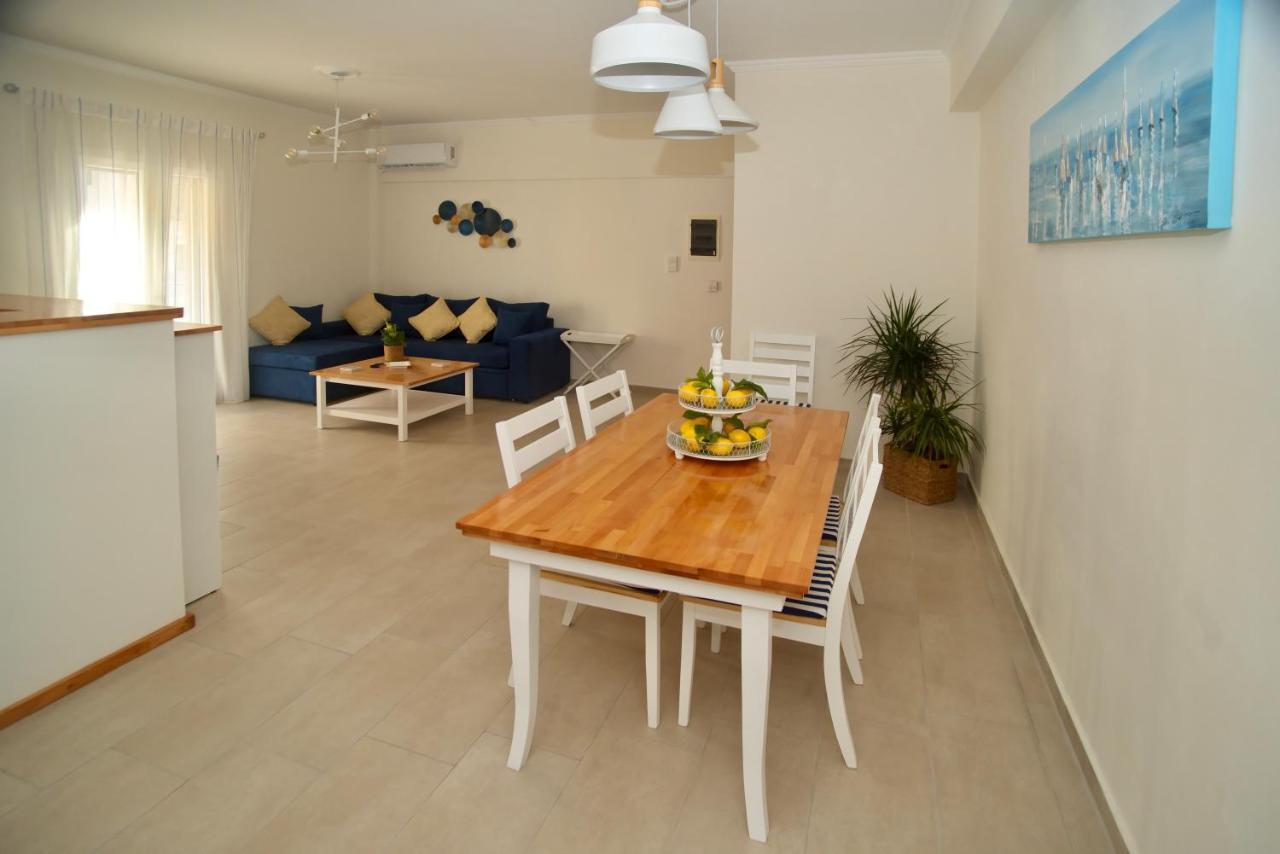 The Bluehouse - Spacious Top Floor Flat With Parking, By Mon Repos Beach Corfu  Екстериор снимка