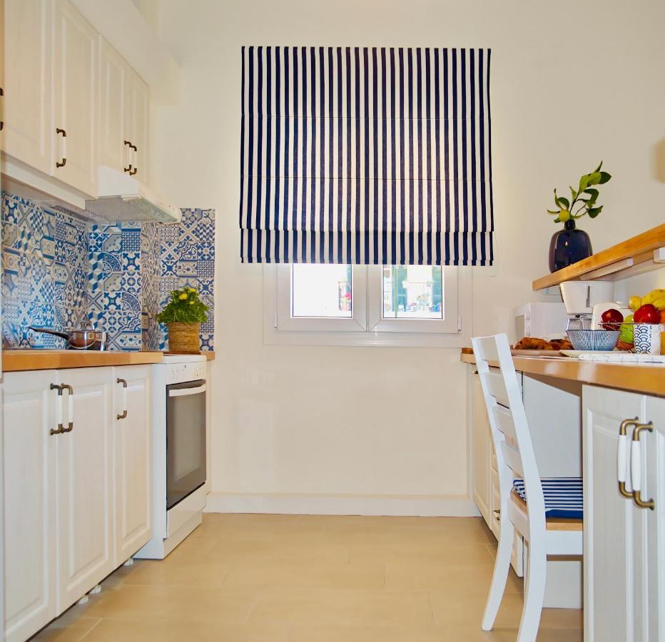 The Bluehouse - Spacious Top Floor Flat With Parking, By Mon Repos Beach Corfu  Екстериор снимка