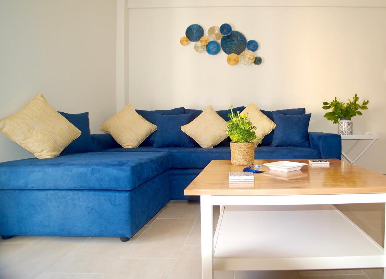 The Bluehouse - Spacious Top Floor Flat With Parking, By Mon Repos Beach Corfu  Екстериор снимка
