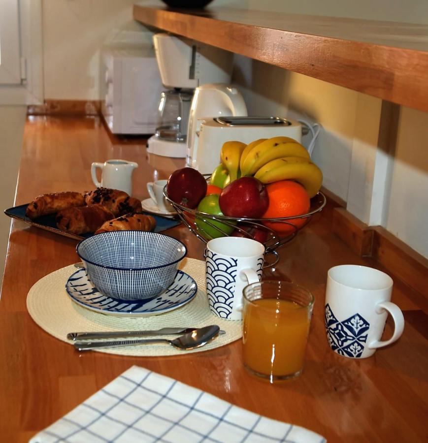 The Bluehouse - Spacious Top Floor Flat With Parking, By Mon Repos Beach Corfu  Екстериор снимка